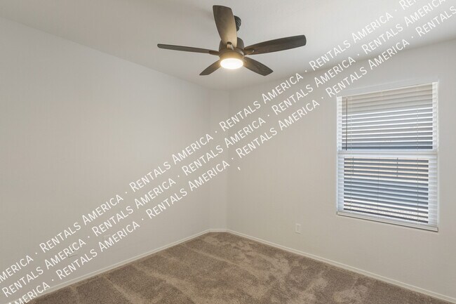 Building Photo - 1744 E Desert Breeze Pl