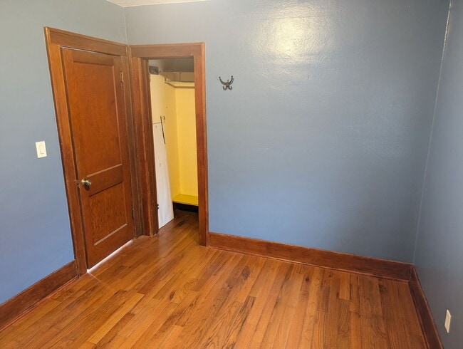 Building Photo - Cozy, Pet Friendly Northside Home