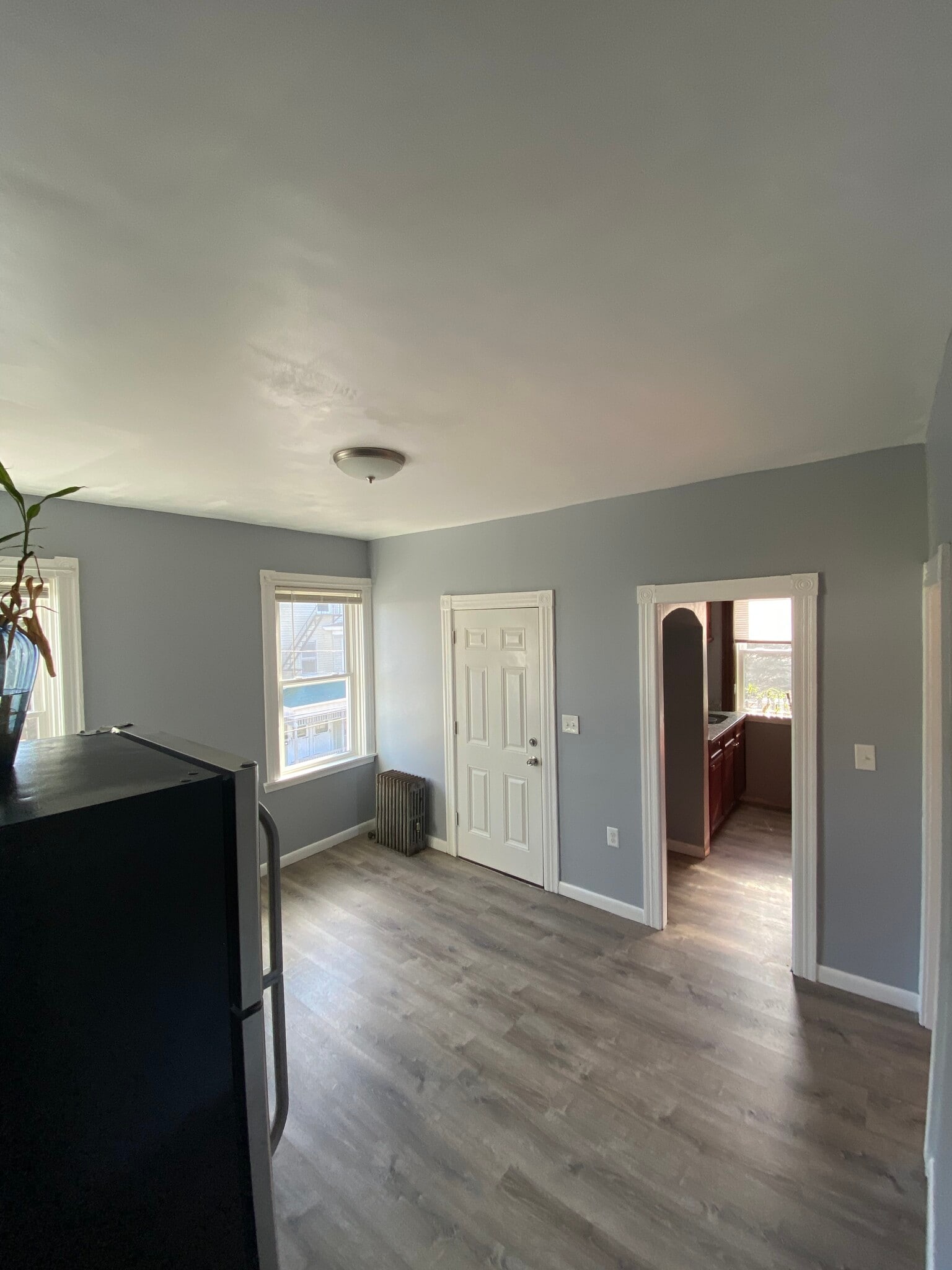 Building Photo - 294 Douglas Ave