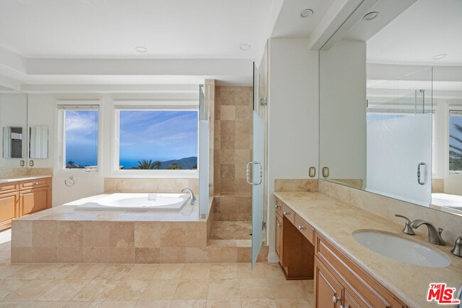 Building Photo - 16800 Calle Montecito