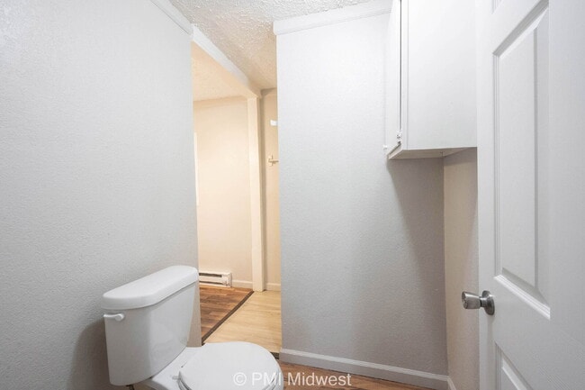 Building Photo - "Cozy 1-Bedroom Oasis in Greenfield – Perf...