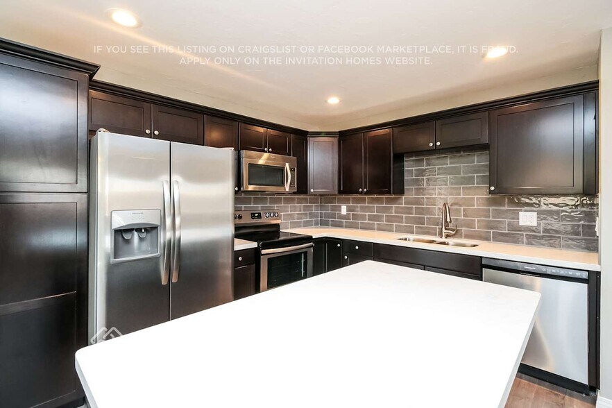 Building Photo - 7302 E Fillmore St