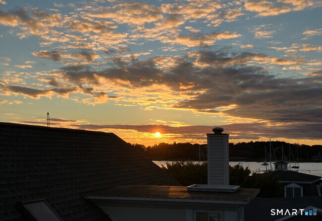 Building Photo - 8 Broad St