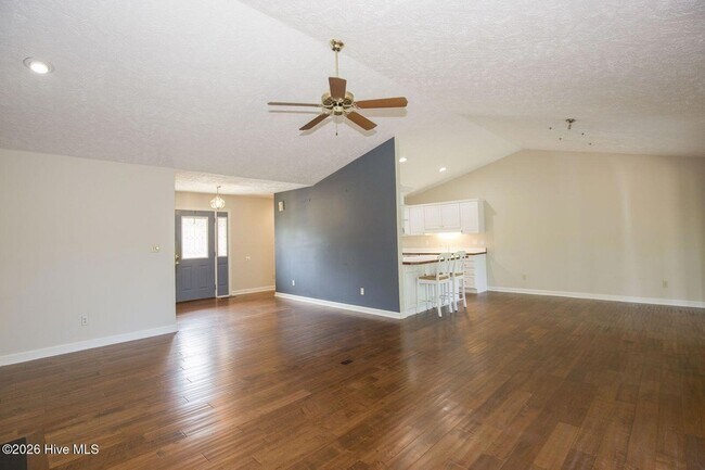 Building Photo - 1205 Greenbriar Dr