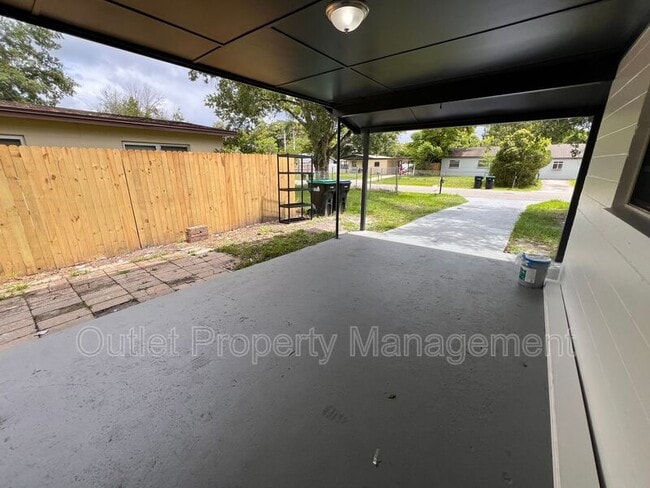 Building Photo - 2713 Geoffrey Dr