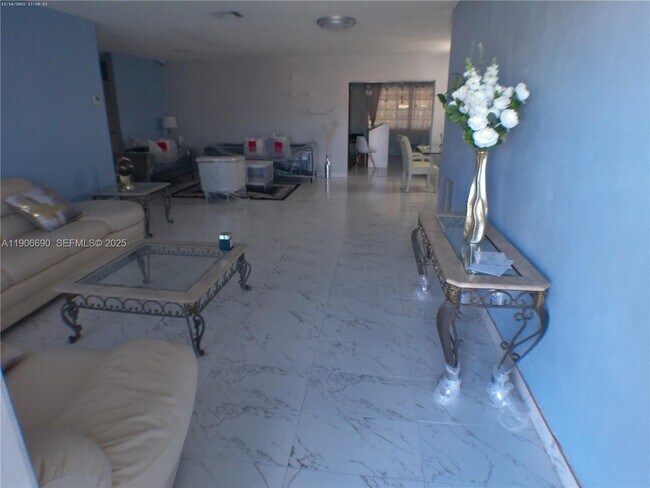 Building Photo - 5360 Fletcher St