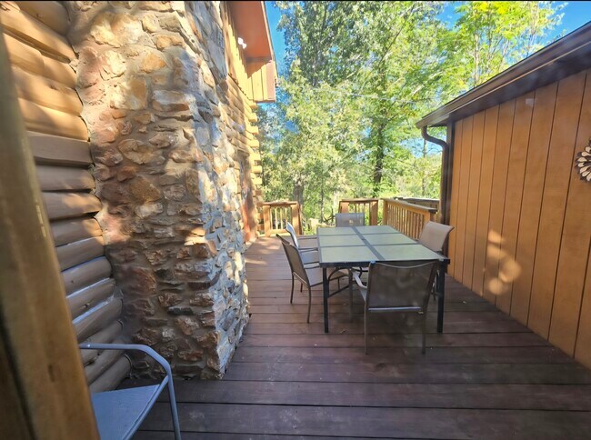 Building Photo - 84 Cotton Ln