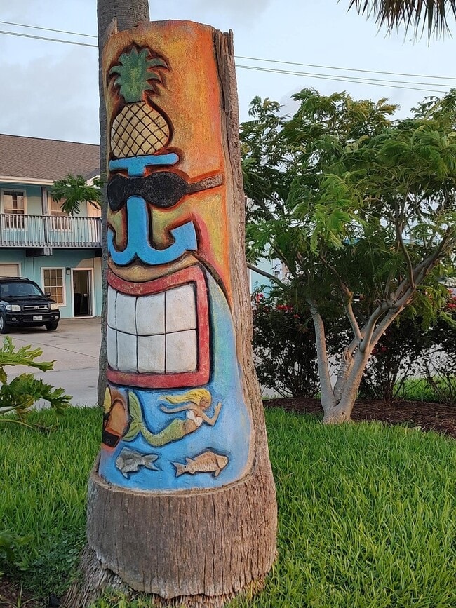 Building Photo - 500 Tiki Dr