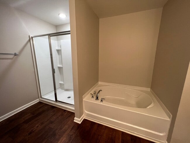 Building Photo - Upscale 3BR 2.5BA Townhome in Blackman!