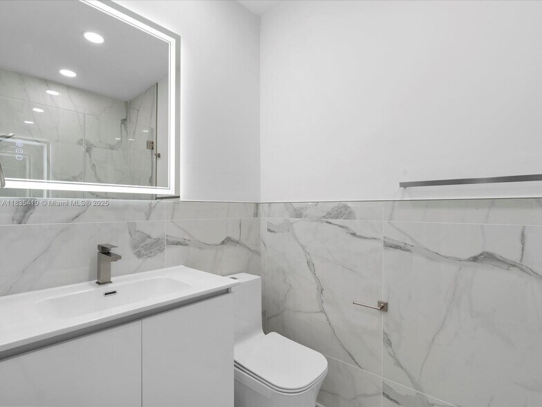 Building Photo - 15568 SW 39th St