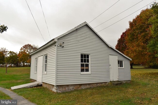 Building Photo - 9518 Circle Dr