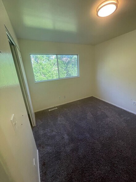 Building Photo - 1303 S Coffman St