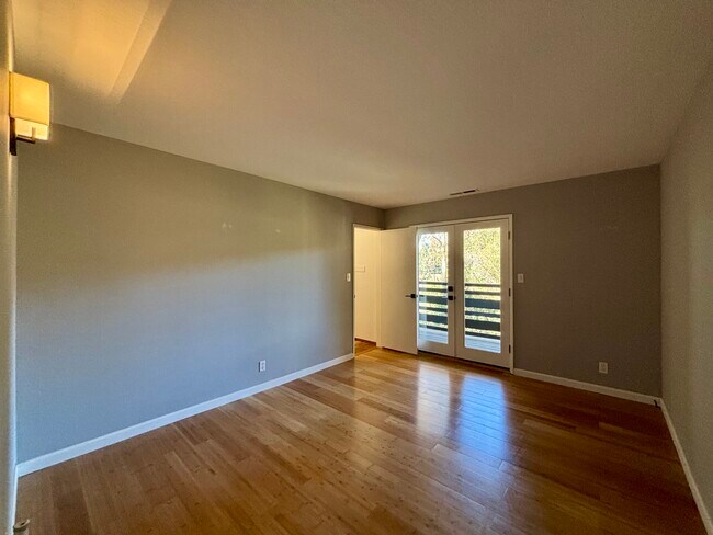 Building Photo - 6207 Westover Dr