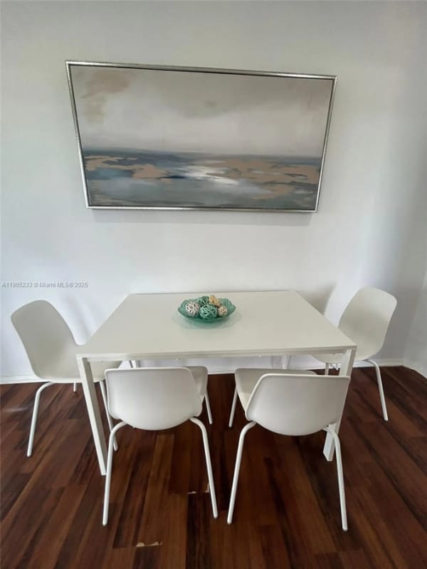 Building Photo - 444 Ponce de Leon