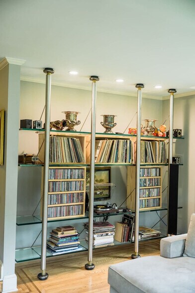 Building Photo - 1377 Canal Rd