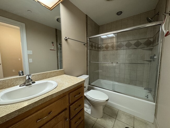 Building Photo - 22 Whiting St