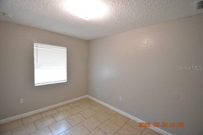 Building Photo - 4006 E Paris St