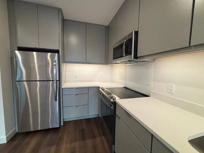 Building Photo - Modern, Light-Filled 2 Bed at One25 – Unit...