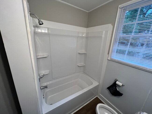 Building Photo - 3602 Norwich St