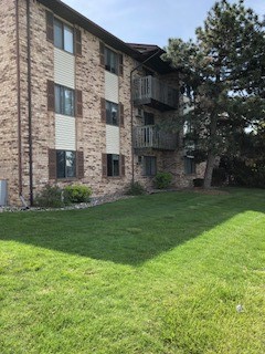 Primary Photo - Crestwood Apartments