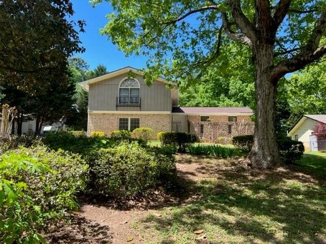 Building Photo - 5262 Happy Hollow Rd