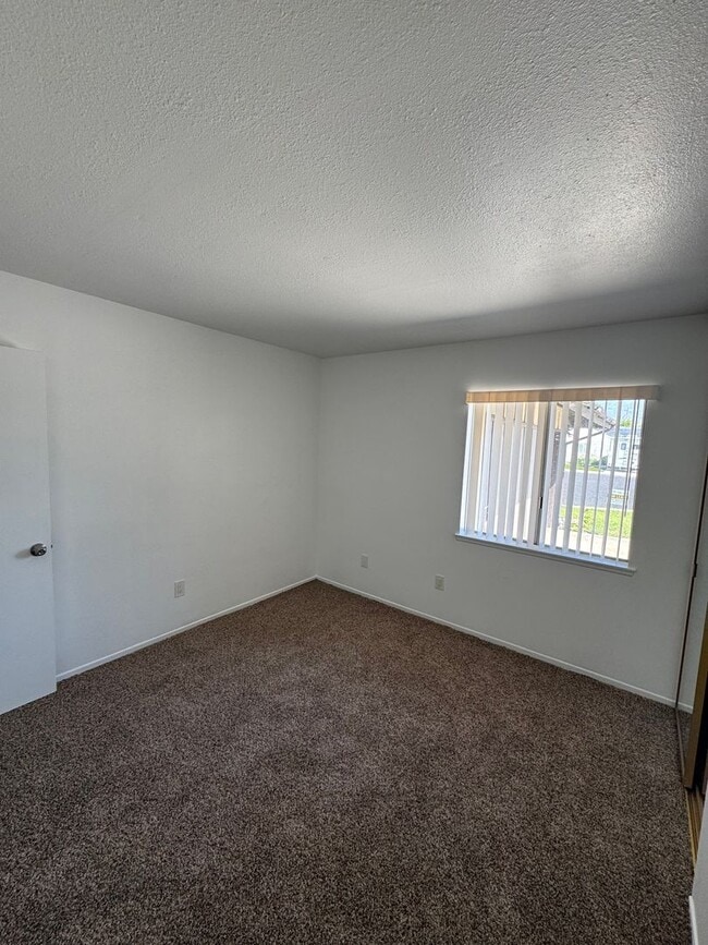Building Photo - 6512 Cadiz Cir
