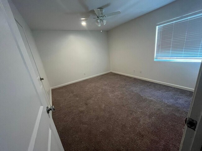 Building Photo - Modern 2-Bed, 1-Bath Oasis with Central Ai...