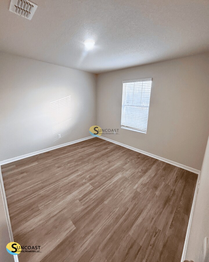 Building Photo - 13 Slumber Path