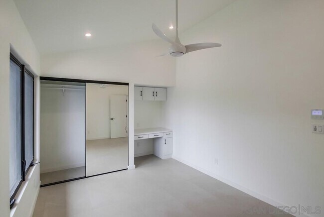 Building Photo - 14066 Crest Way