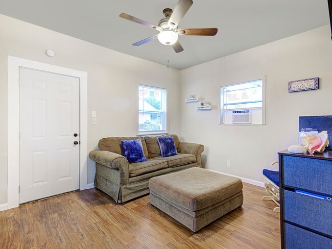 Building Photo - 3917 Winnie St