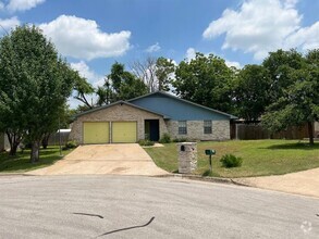Building Photo - 1009 Whispering Dr