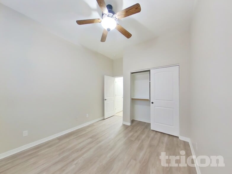 Building Photo - 9474 W Pineveta Dr