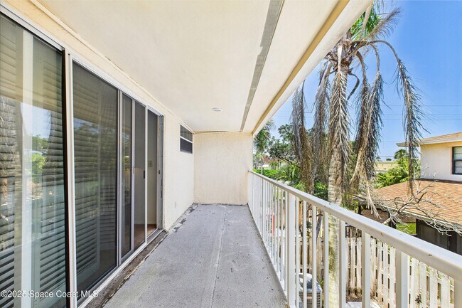 Building Photo - 2293 Venetia Pl