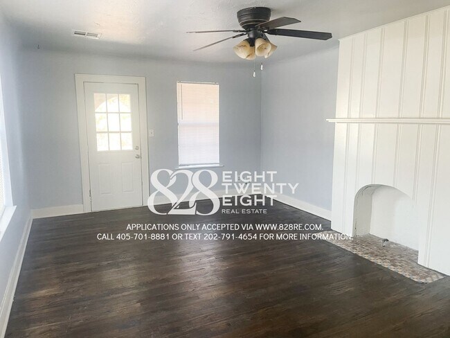 Building Photo - Historic 2nd Level Apartment Minutes from the Plaza District in OKC!