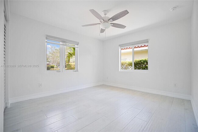 Building Photo - 414 Giralda Ave