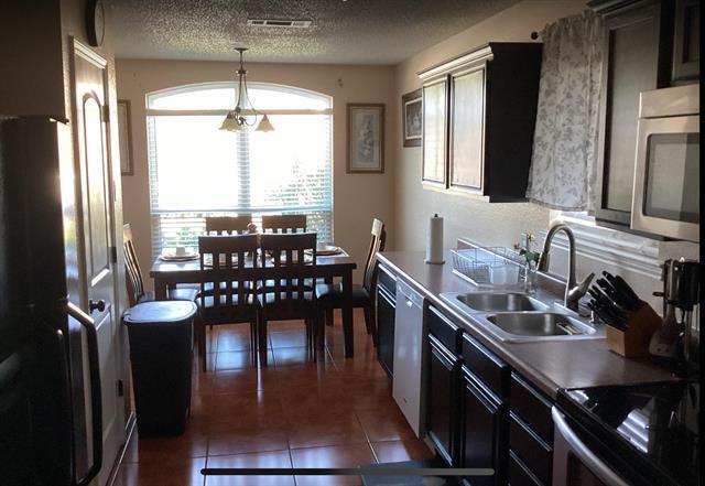 Building Photo - 1020 Union Dr