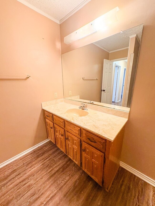 Building Photo - 100 Marylee Dr