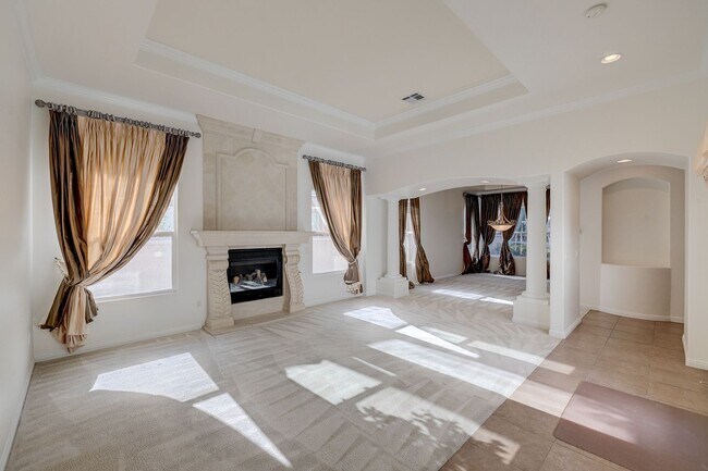 Building Photo - Beautiful 4Bd, 4Bth home in Guard Gated Community near Tivoli Village.