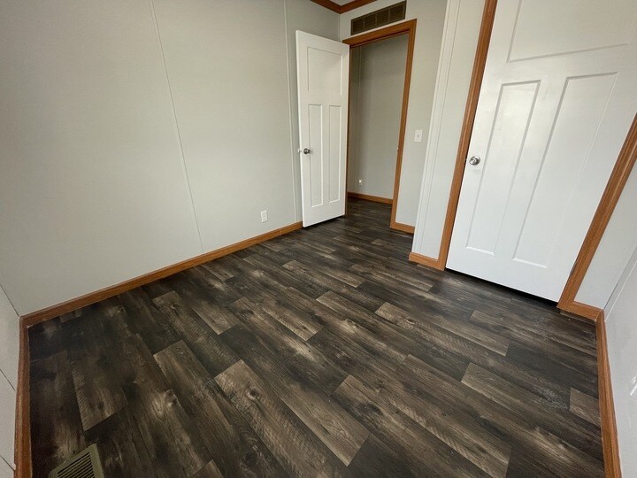 Building Photo - 38031 Leverette Ave