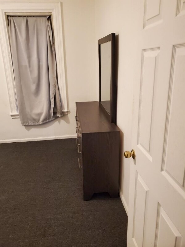 Building Photo - 636 E 230th St