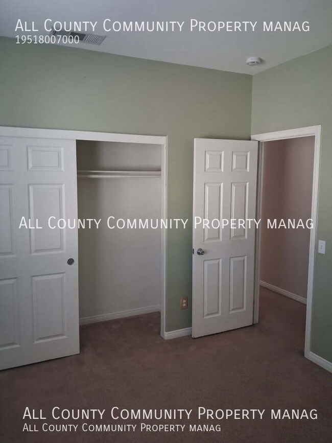 Building Photo - 60587 Belfair Dr