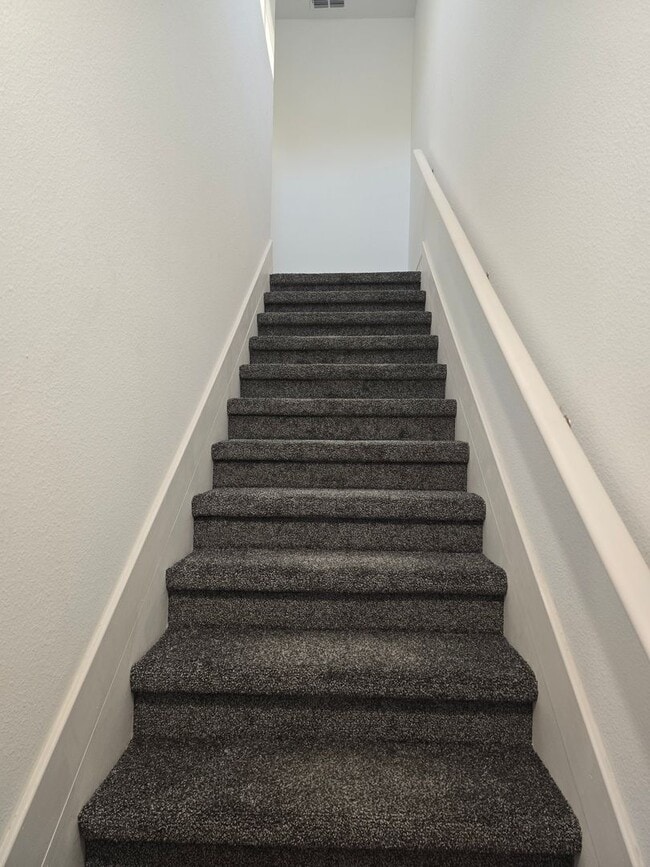 Building Photo - Gorgeous 3/2 Townhome in Lakeside!!!!