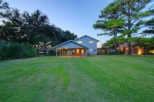 Building Photo - 3804 Pack Saddle Dr