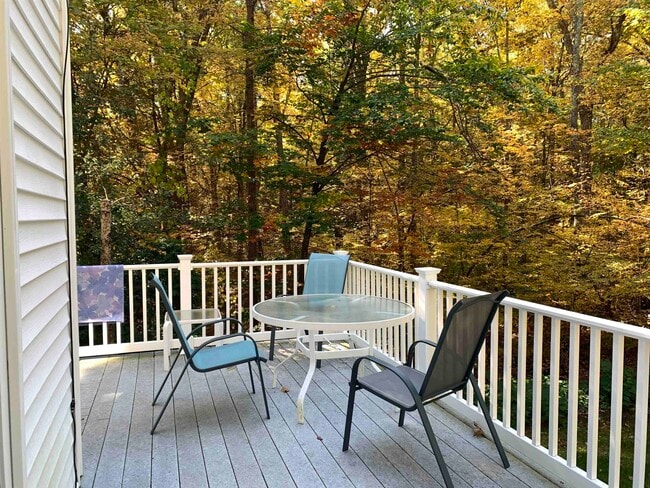 Building Photo - 22 River Bend Cir