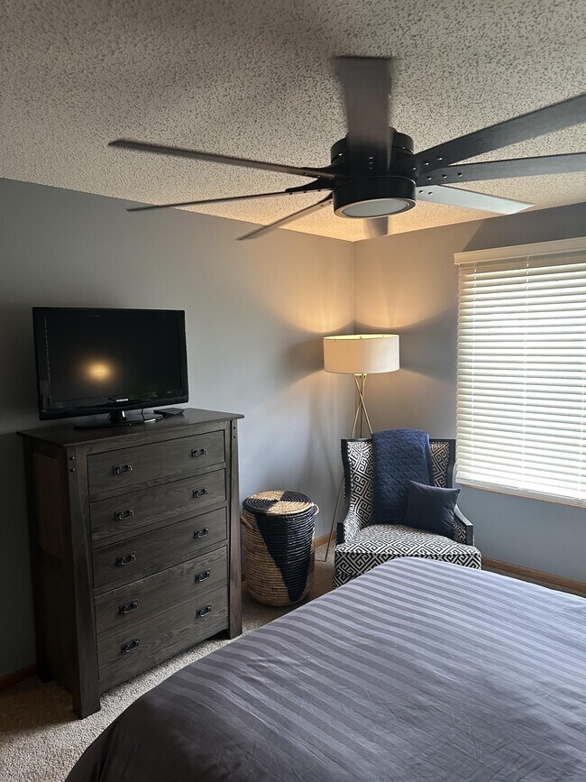 Building Photo - 6809 Pine Crest Trail S