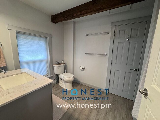 Building Photo - 5 Sheldon St