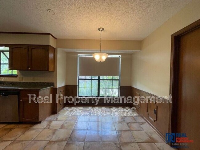 Building Photo - 1228 Beckenham Dr