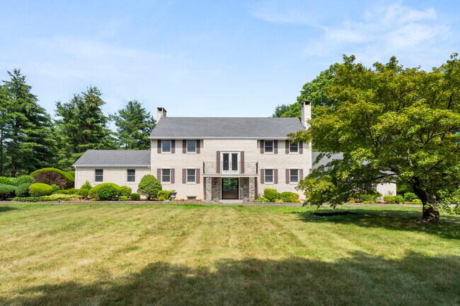 Primary Photo - 66 Middle Ridge Rd