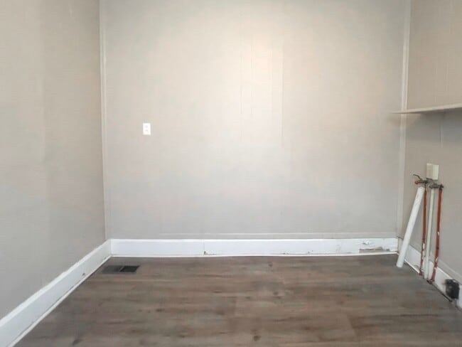 Building Photo - 1719 1/2-1719 1/2 W Adams St