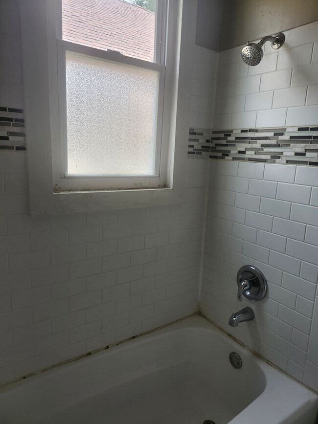 Building Photo - 4660 N 29th St